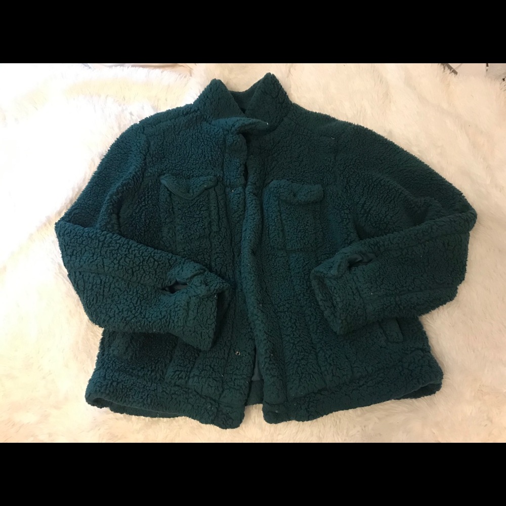 URBAN OUTFITTERS GREEN FUZZY JACKET